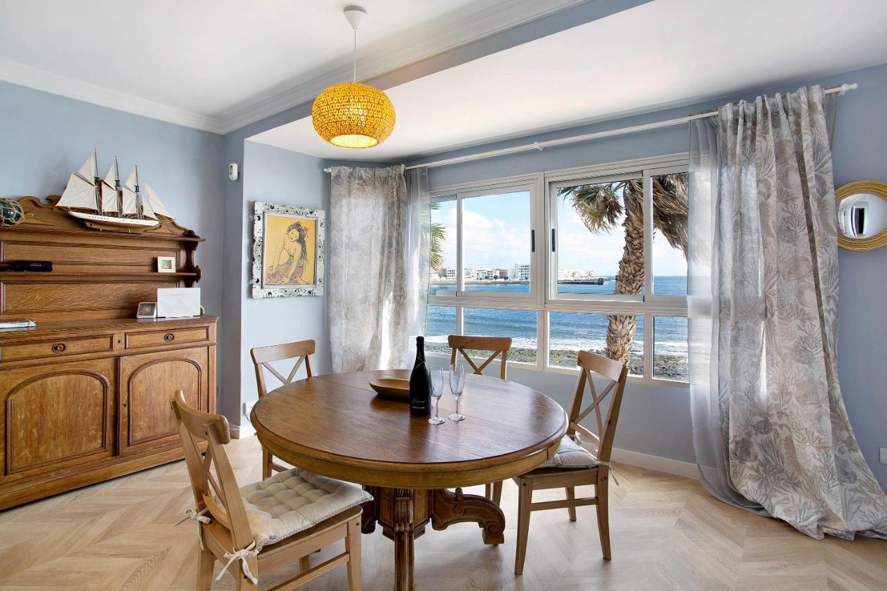 Ocean Side Apartment *