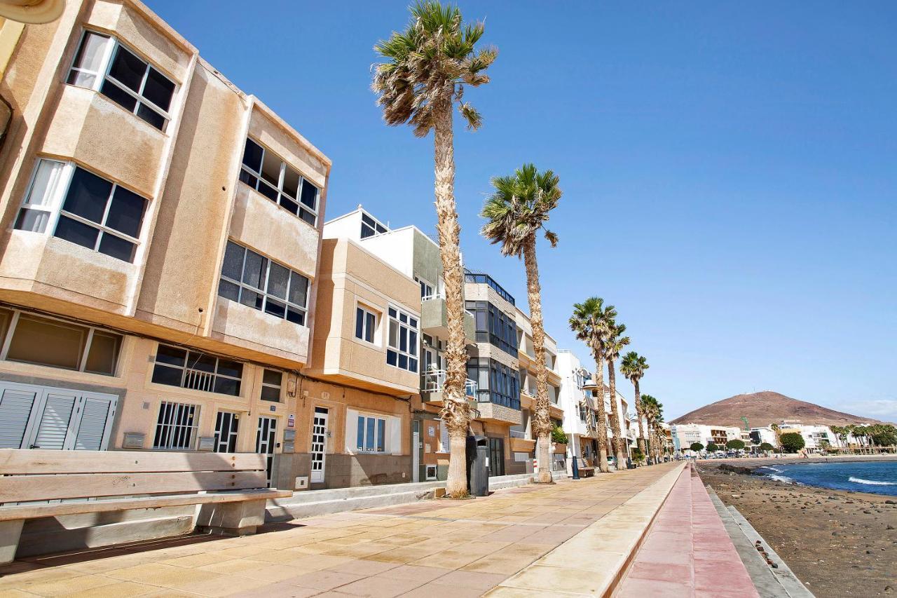 Ocean Side Apartment *